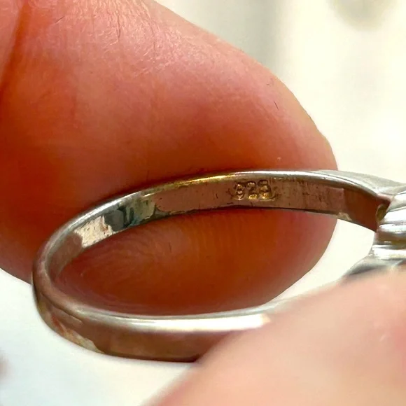 Topaz Pear Shaped Ring, flanked by 2 smaller Topaz🌟Price Drop🌟 - Picture 4 of 15